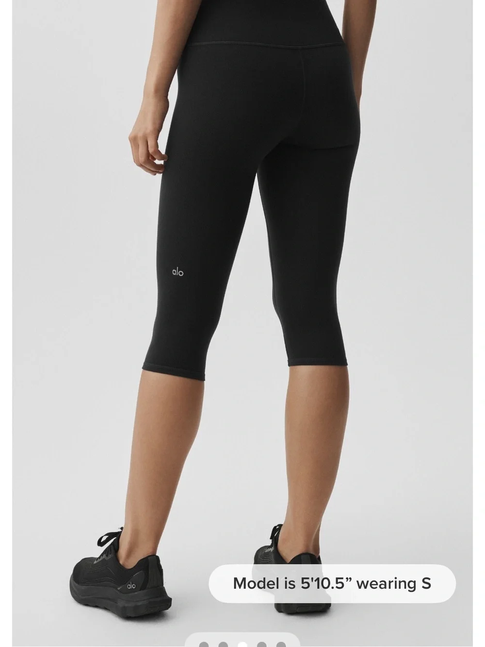 ALO HIGH WAISTED AIRBRUSH BLACK CAPRIS SIZE MEDIUM